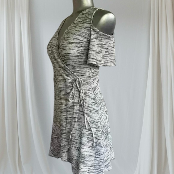 💟Women’s Faux Wrap Mini  Dress - Picture 4 of 13